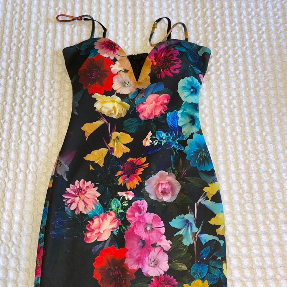 Bebe dress